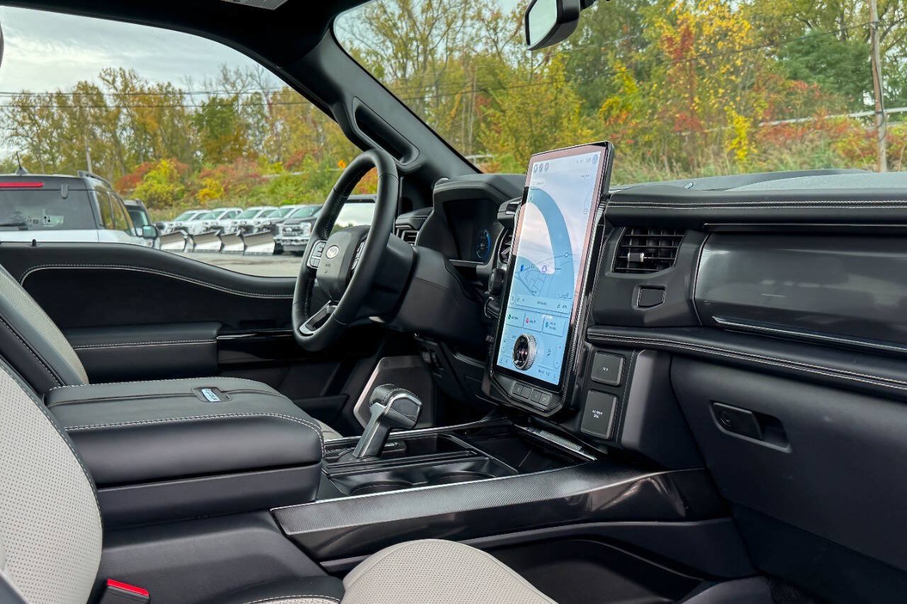 Used 2023 Ford F150 Lightning Platinum AWD/4WD image 14