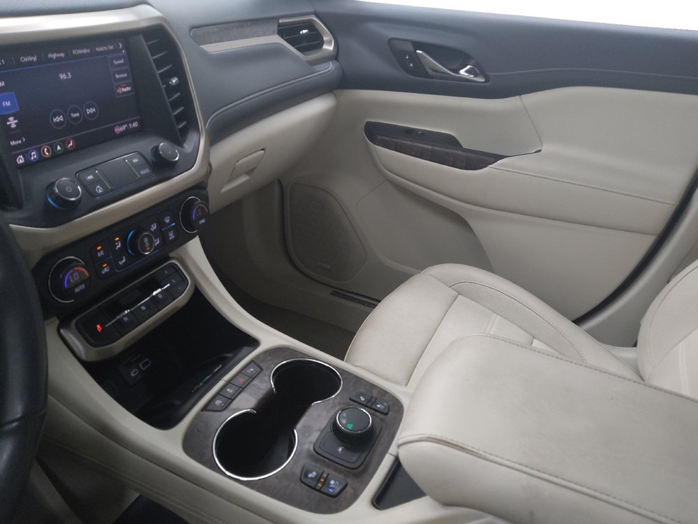 Used 2020 GMC Acadia Denali w/ Technology Package FWD image 26
