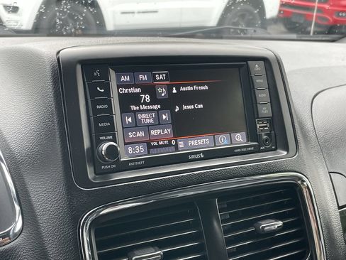 Used 2019 Dodge Grand Caravan SXT FWD image 32
