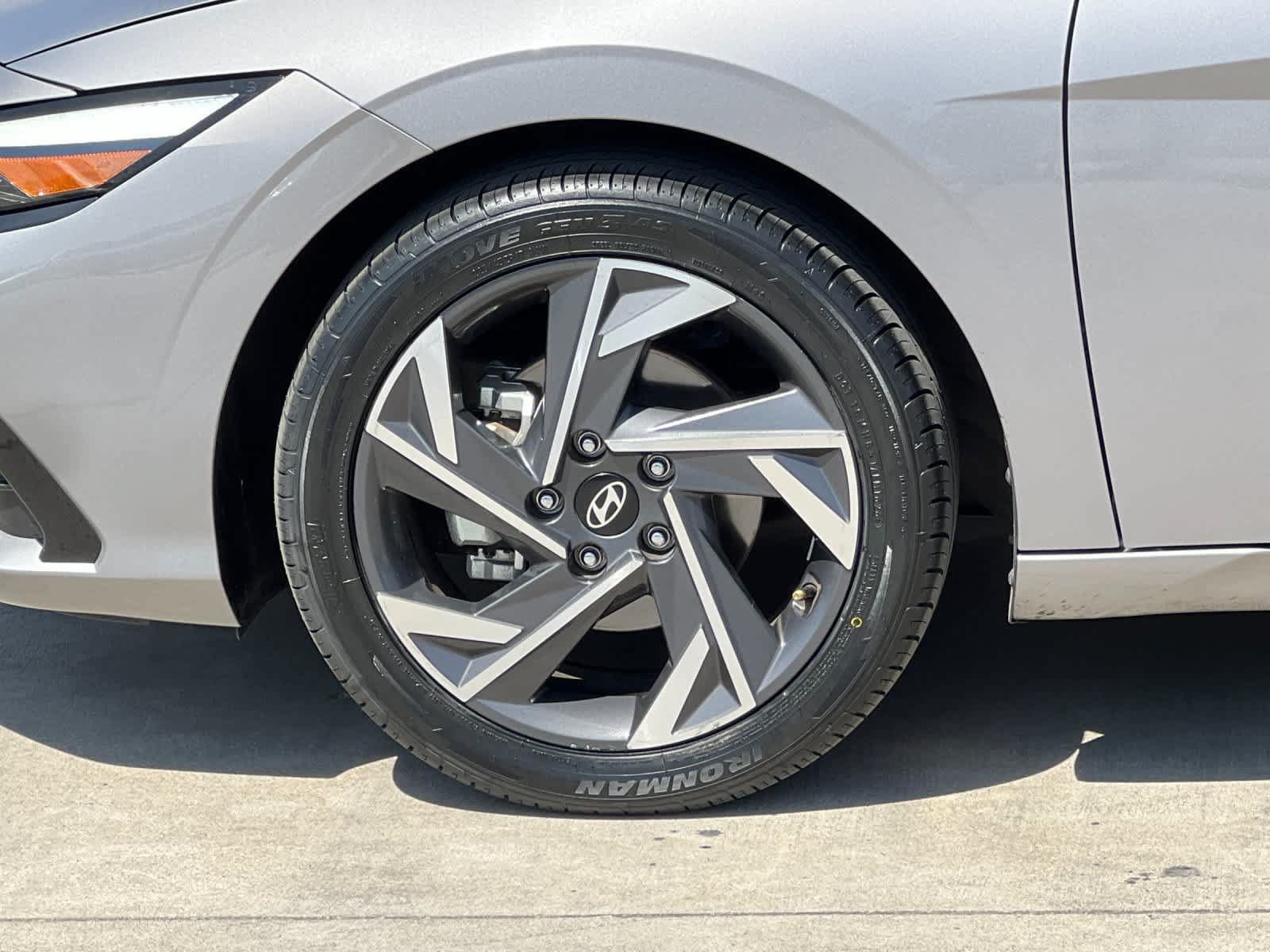 Certified 2025 Hyundai Elantra SEL FWD image 27