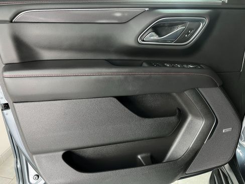 Used 2021 Chevrolet Suburban RST w/ Luxury Package AWD/4WD image 8