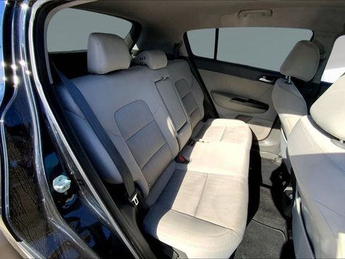 Used 2017 Kia Sportage LX image 25