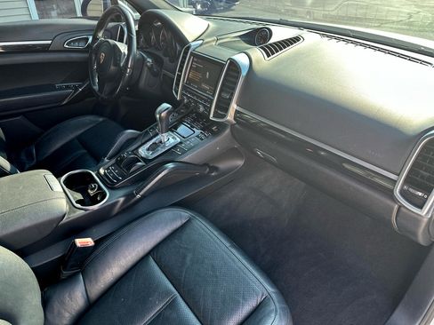 Used 2012 Porsche Cayenne image 20