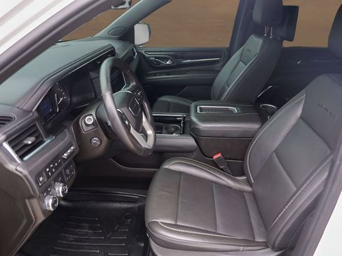Used 2021 GMC Yukon Denali w/ Denali Ultimate Package AWD/4WD image 9