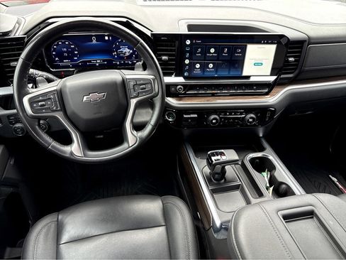 Used 2022 Chevrolet Silverado 1500 LT Trail Boss w/ Convenience Package II image 4