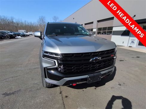 Used 2024 Chevrolet Suburban Z71 w/ Luxury Package image 6