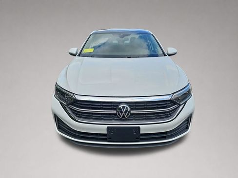 Used 2023 Volkswagen Jetta SEL FWD image 9