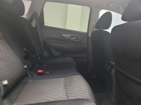 Used 2018 Nissan Rogue S AWD/4WD image 19