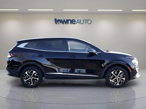 Used 2023 Kia Sportage EX AWD/4WD image 5