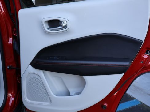 Used 2019 Jeep Compass Limited FWD image 22