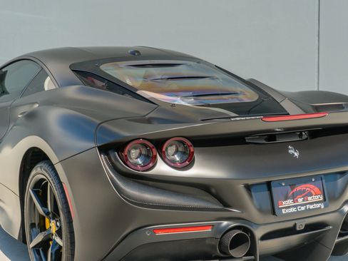 Used 2021 Ferrari F8 Tributo image 44