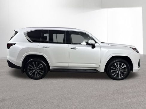 Certified 2025 Lexus LX 600 4WD w/ Interior Upgrade Package image 41