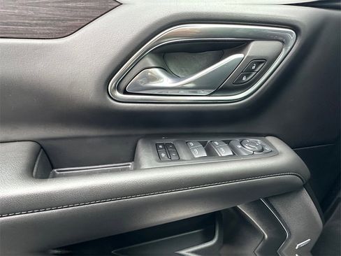 Used 2024 Chevrolet Suburban LT image 11