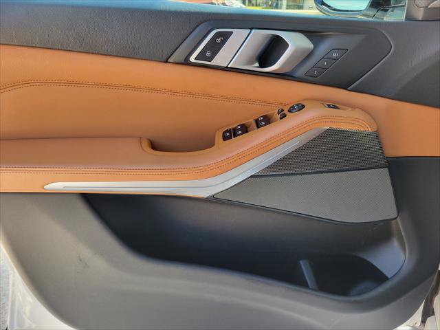 Used 2019 BMW X5 xDrive40i w/ M Sport Package AWD/4WD image 23