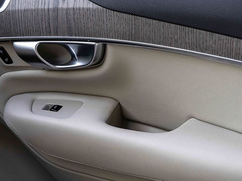 Used 2024 Volvo XC90 B5 Plus image 15