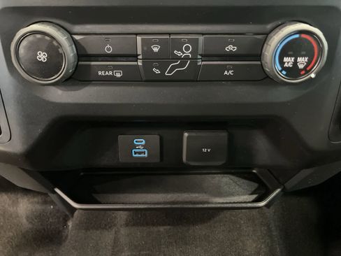 Used 2021 Ford F150 XLT image 19