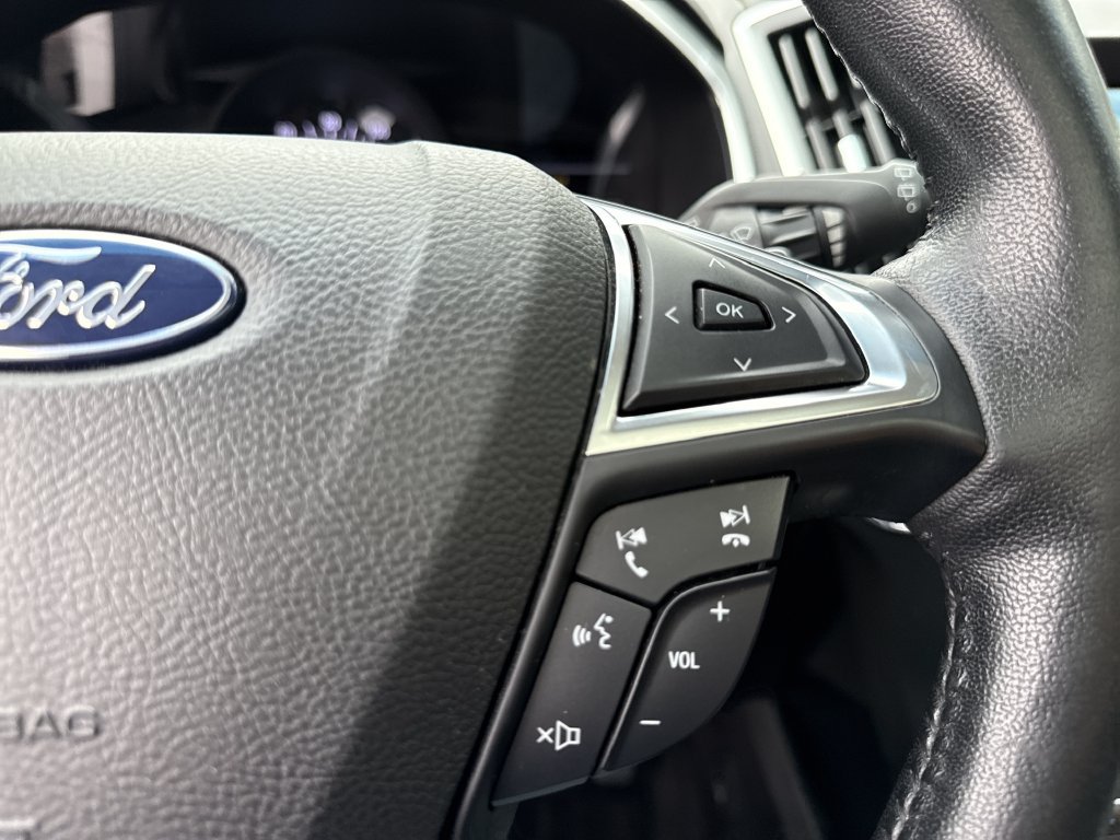 Used 2017 Ford Edge Titanium w/ Equipment Group 301A AWD/4WD image 34