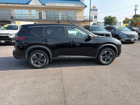 Used 2024 Nissan Rogue SV FWD image 9