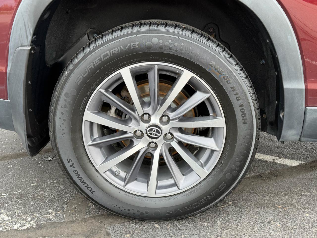 Used 2019 Toyota Highlander XLE FWD image 36