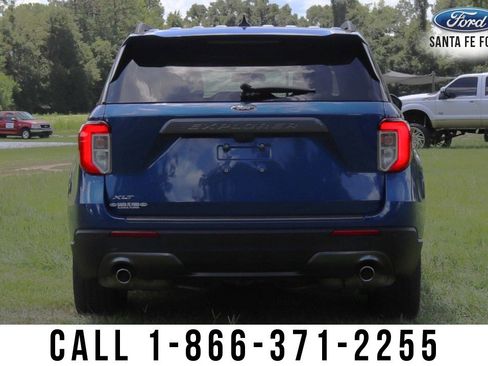 Used 2022 Ford Explorer XLT w/ Equipment Group 202A image 7