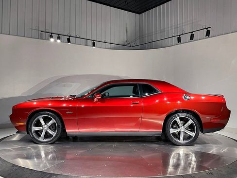 Used 2014 Dodge Challenger SXT image 15