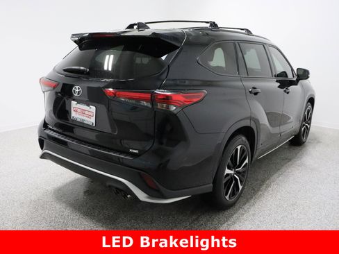 Used 2022 Toyota Highlander XSE image 7