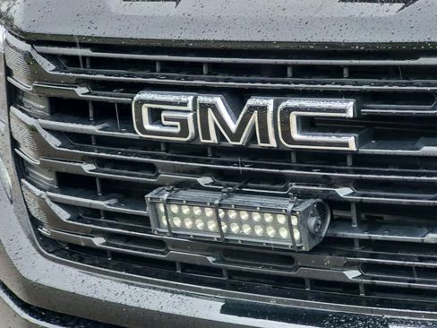 Used 2025 GMC Sierra 1500 Elevation w/ Preferred Package AWD/4WD image 12