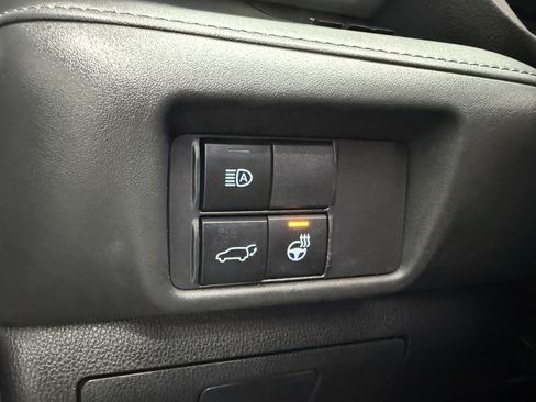 Used 2022 Toyota Highlander XLE image 17