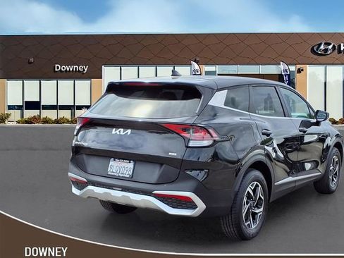 Used 2024 Kia Sportage LX AWD/4WD image 4