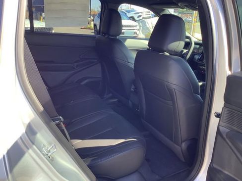 New 2026 Jeep Cherokee Limited image 32