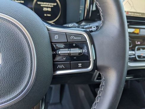 Certified 2023 Kia Sorento SX image 31