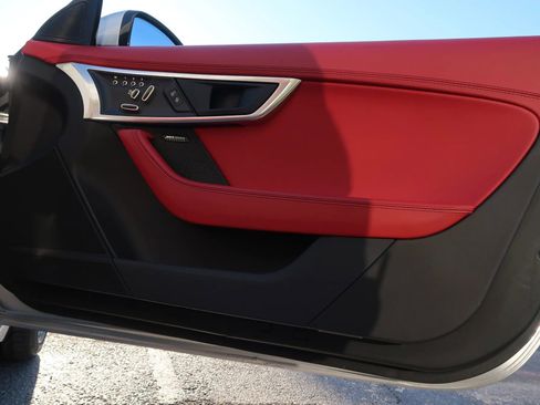 Used 2020 Jaguar F-TYPE R image 47