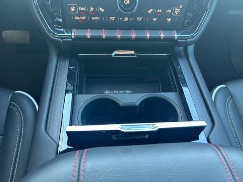 Used 2025 GMC Yukon XL AT4 Ultimate image 5