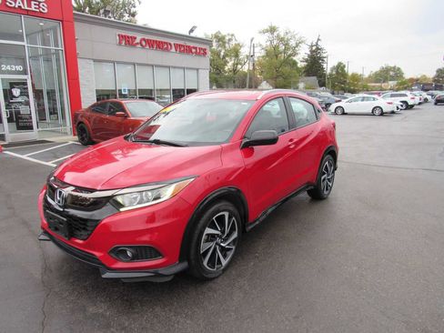Used 2019 Honda HR-V Sport image 2