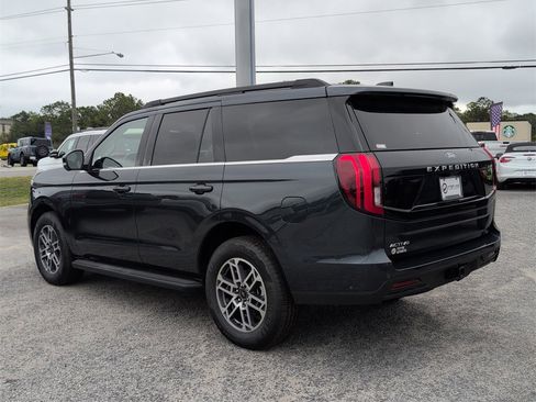 New 2025 Ford Expedition Active image 8