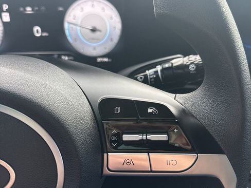 Used 2024 Hyundai Elantra SEL image 13