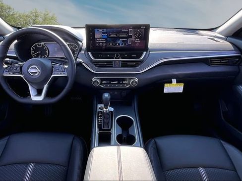New 2026 Nissan Altima 2.5 SR w/ SR Midnight Edition Package FWD image 5