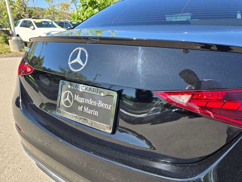 Used 2025 Mercedes-Benz C 300 Sedan image 15