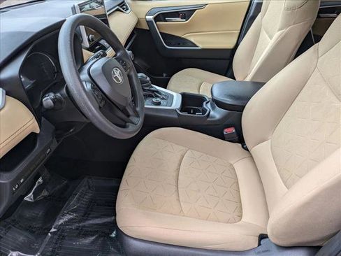 Used 2024 Toyota RAV4 XLE image 16