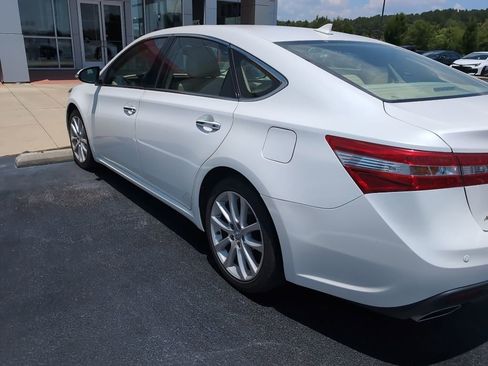 Used 2015 Toyota Avalon Limited FWD image 3