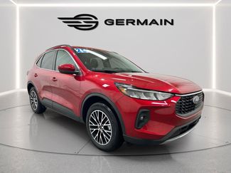Used 2025 Ford Escape SE video 1
