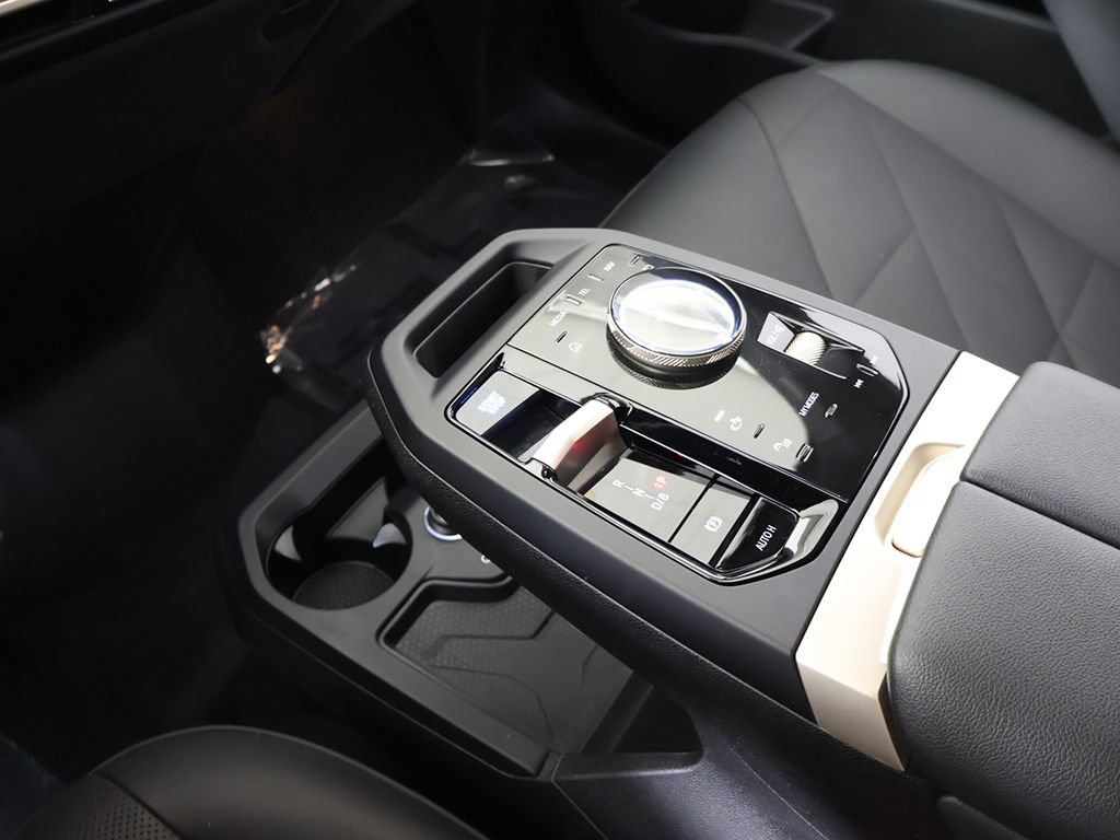Used 2024 BMW iX xDrive50 w/ Sport Package AWD/4WD image 59