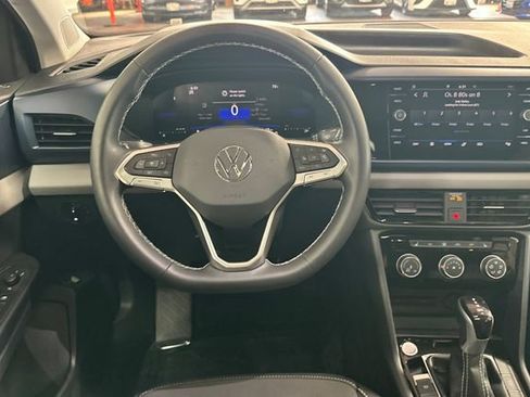 Certified 2023 Volkswagen Taos SE w/ Panoramic Sunroof Package FWD image 18