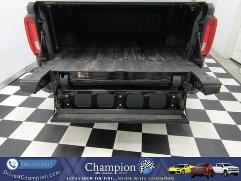 Used 2023 GMC Sierra 1500 SLT w/ SLT Premium Package AWD/4WD image 19