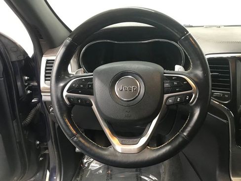 Used 2017 Jeep Grand Cherokee Overland w/ Jeep Active Safety Group image 14