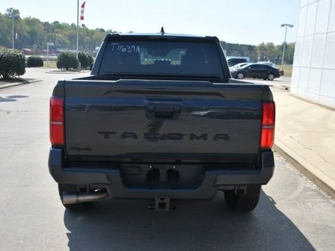 Used 2024 Toyota Tacoma TRD Off-Road image 4
