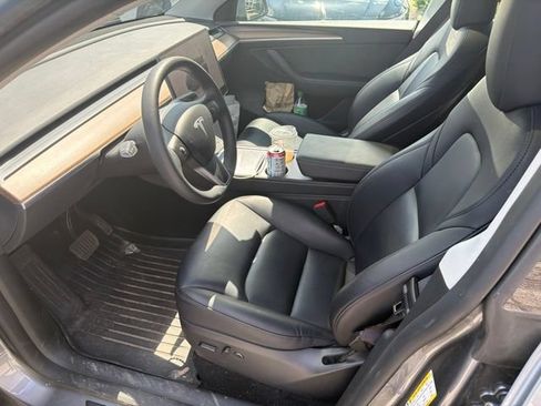 Used 2024 Tesla Model Y Long Range RWD image 8