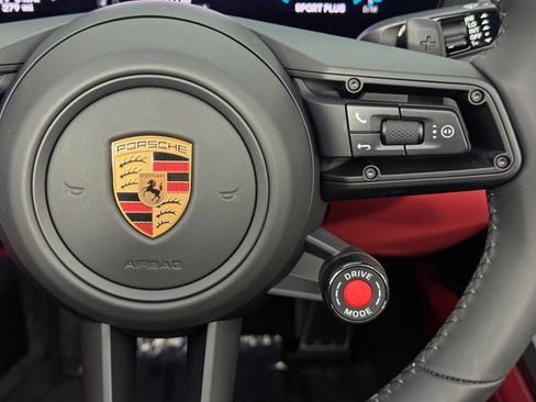 Used 2025 Porsche 911 Carrera RWD image 21