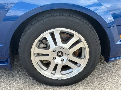 Used 2006 Ford Mustang GT RWD image 31