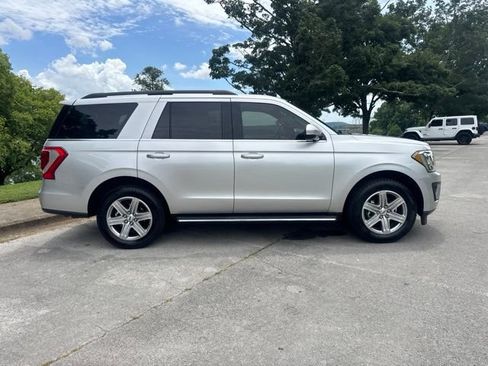 Used 2019 Ford Expedition XLT w/ Equipment Group 202A RWD image 8